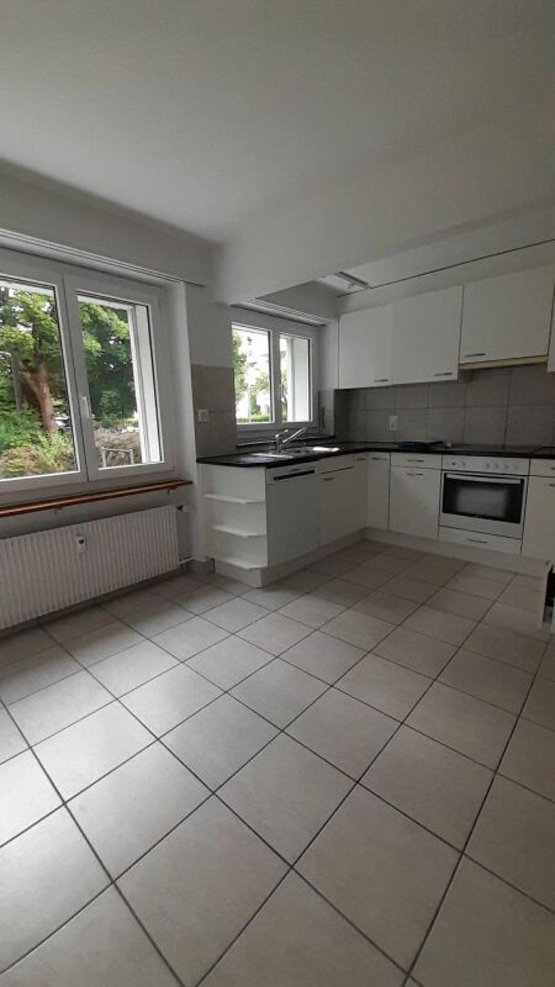 Urtenen-Schönbühl / barrierefreie 3.5-Zimmerwohnung mit riesigem Balkon zu vermieten! (5)