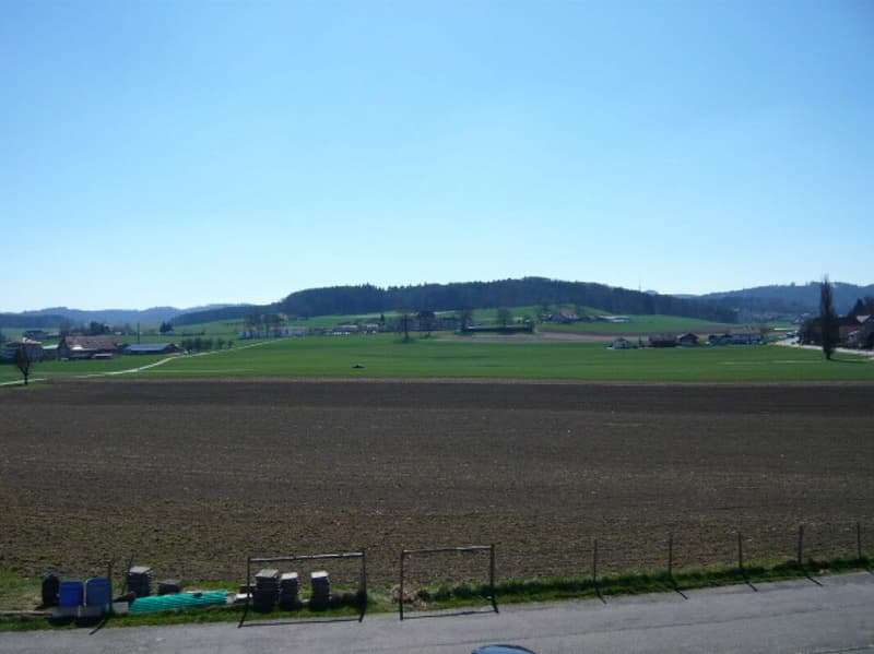 aufgefrischte 4.5-Zimmerwohnung mit Aussicht ins Grüne in Hindelbank zu vermieten! (2)