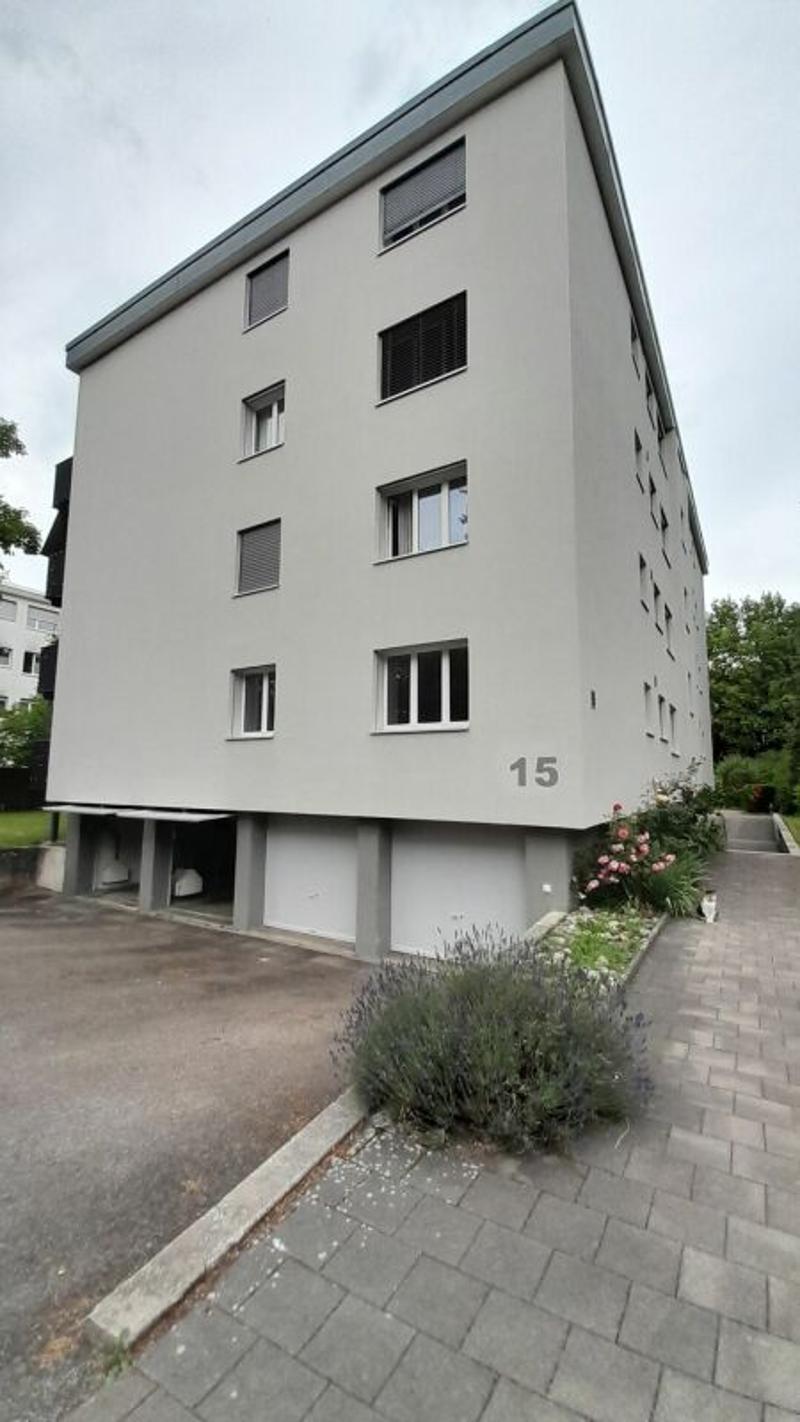 barrierefreie 3.5-Zimmerwohnung mit riesigem Balkon in Urtenen-Schönbühl zu vermieten! (2)