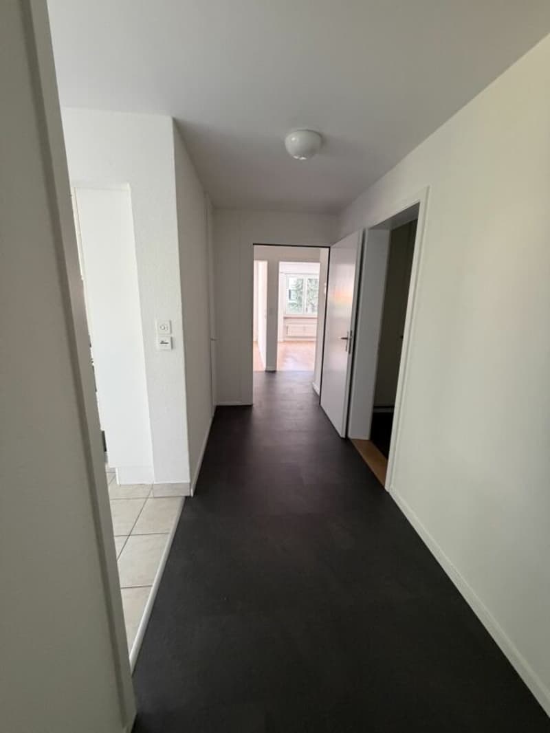barrierefreie 3.5-Zimmerwohnung mit riesigem Balkon in Urtenen-Schönbühl zu vermieten! (7)