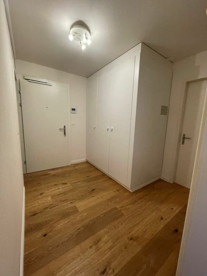 Helle 3.5-Zimmerwohnung im 13. Obergeschoss mit grossem Balkon und schöner Aussicht! (6)