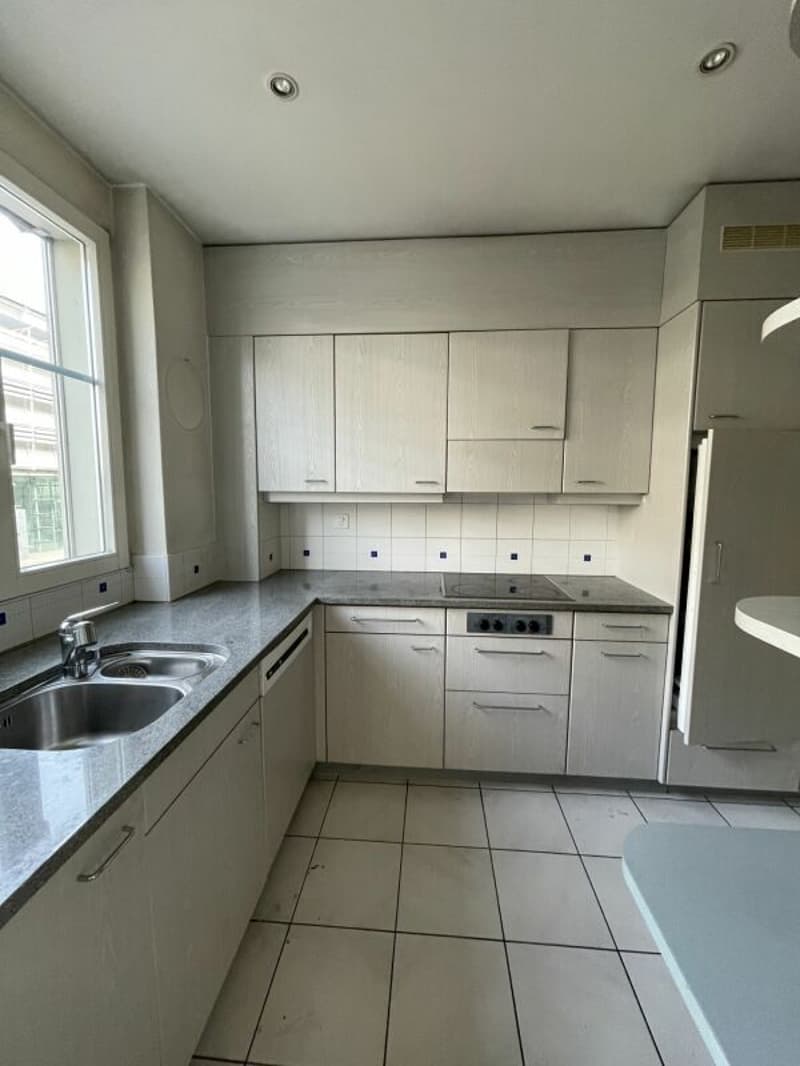 Bern/Eigerplatz - sonnige und grosszügige 5-Zimmerwohnung zu vermieten! (2)