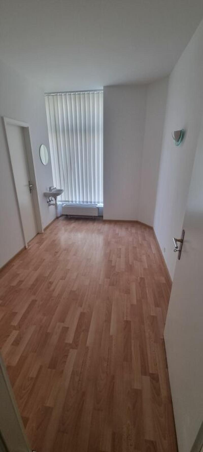 Eigerplatz - Helle und grosszügiger Gewerberaum mit 8 Zimmer zu vermieten! (6)