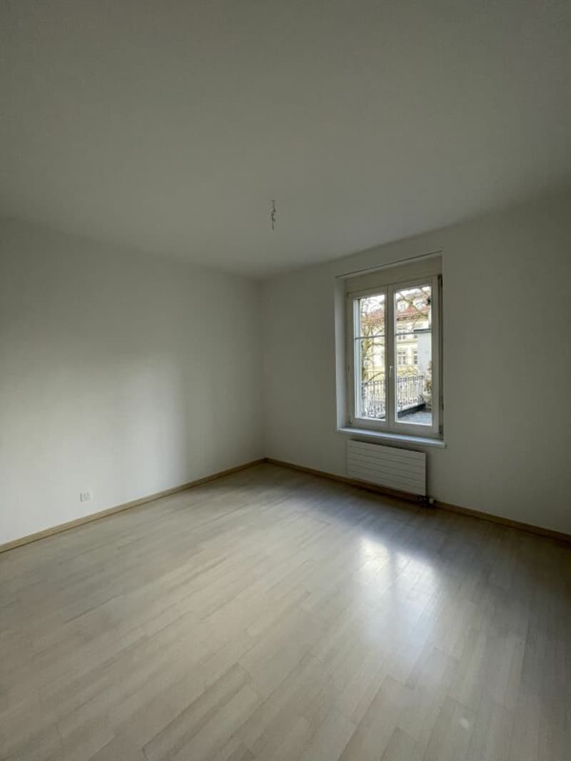 schöne und grosszügige 5-Zimmerwohnung mit Wintergarten in Bern/Eigerplatz zu vermieten! (11)