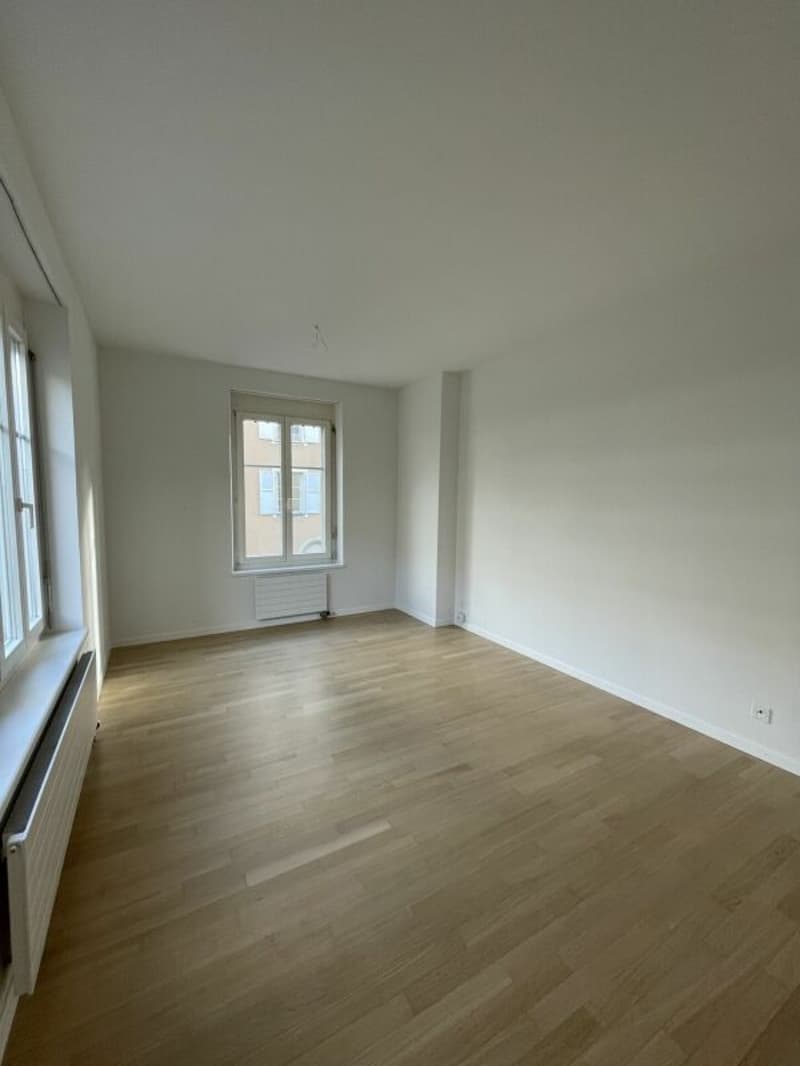 schöne und grosszügige 5-Zimmerwohnung mit Wintergarten in Bern/Eigerplatz zu vermieten! (12)