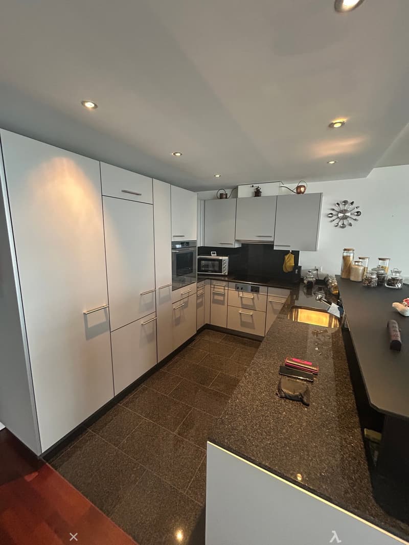 Appartement moderne de 3.5 pièces avec balcon à Bienne (6)