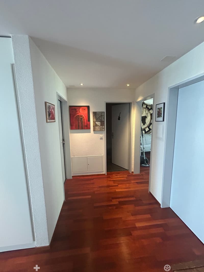 Appartement moderne de 3.5 pièces avec balcon à Bienne (5)