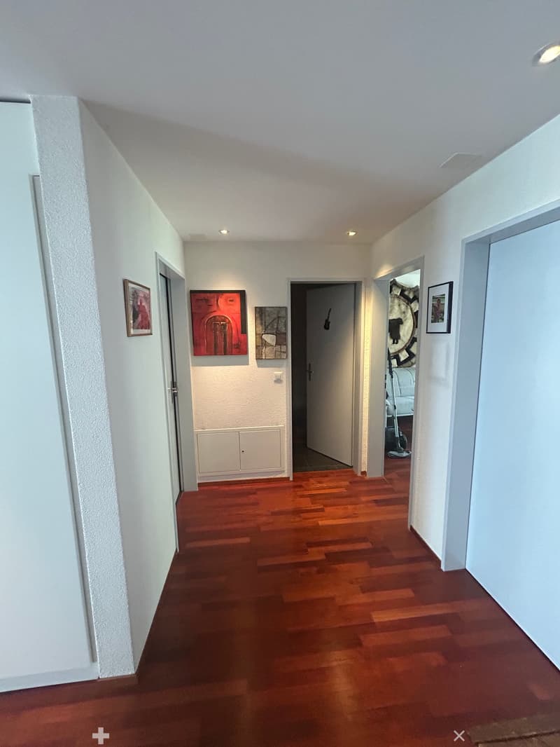 Appartement moderne de 3.5 pièces avec balcon à Bienne (5)