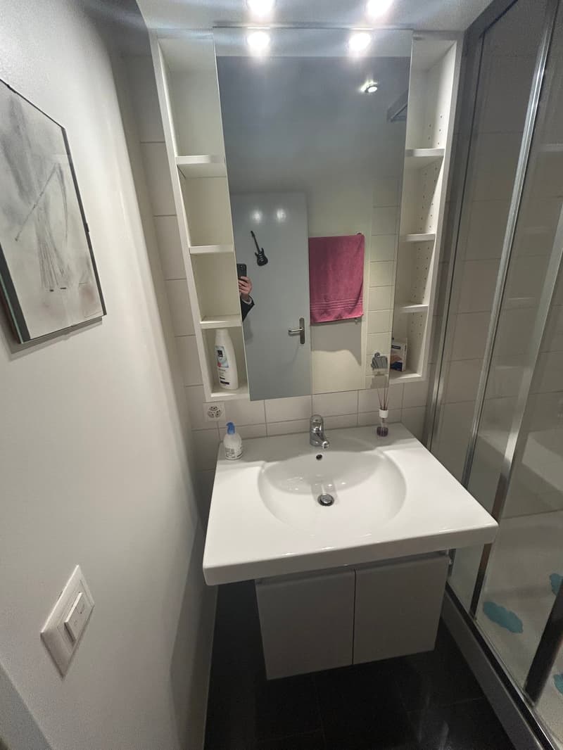 Appartement moderne de 3.5 pièces avec balcon à Bienne (11)