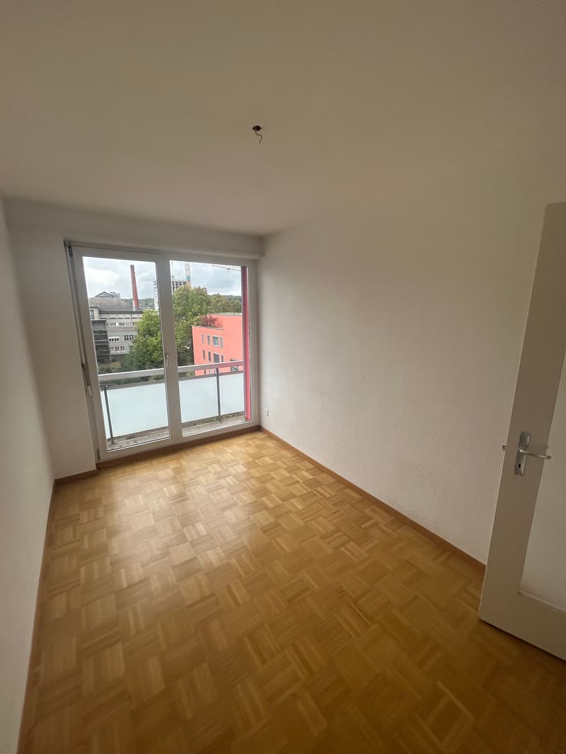 Spacieux appartement de 4.5 pièces avec balcon à Bienne (15)