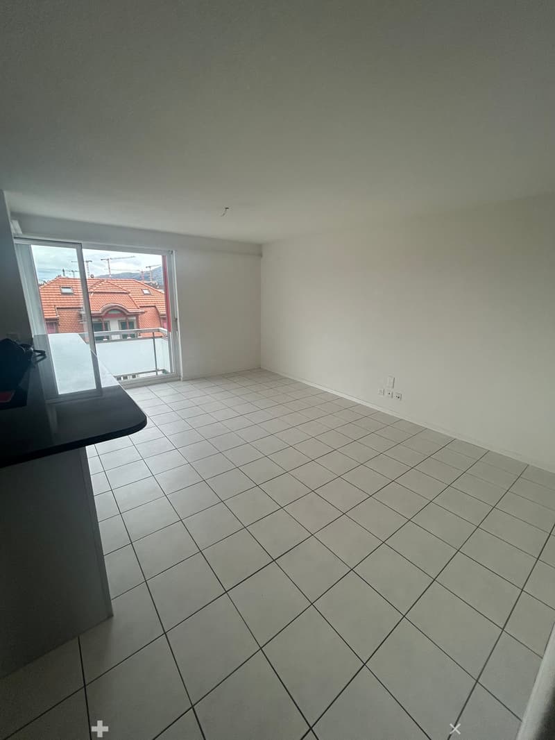 Spacieux appartement de 4.5 pièces avec balcon à Bienne (5)