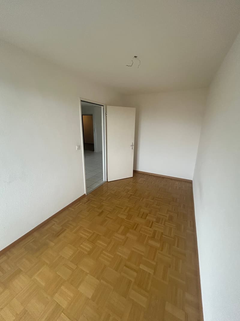 Spacieux appartement de 4.5 pièces avec balcon à Bienne (12)