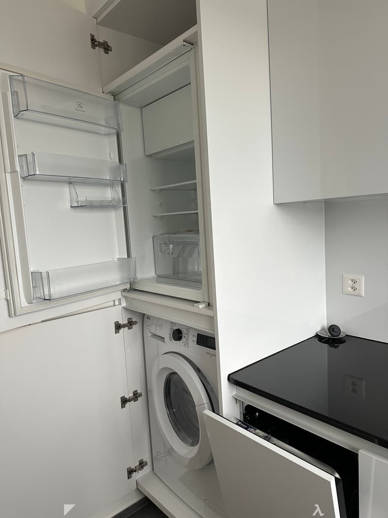 Appartement lumineux avec vue au 9ème étage à Bienne (4)