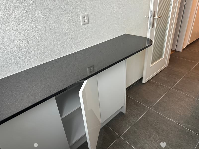 Appartement lumineux avec vue au 9ème étage à Bienne (3)