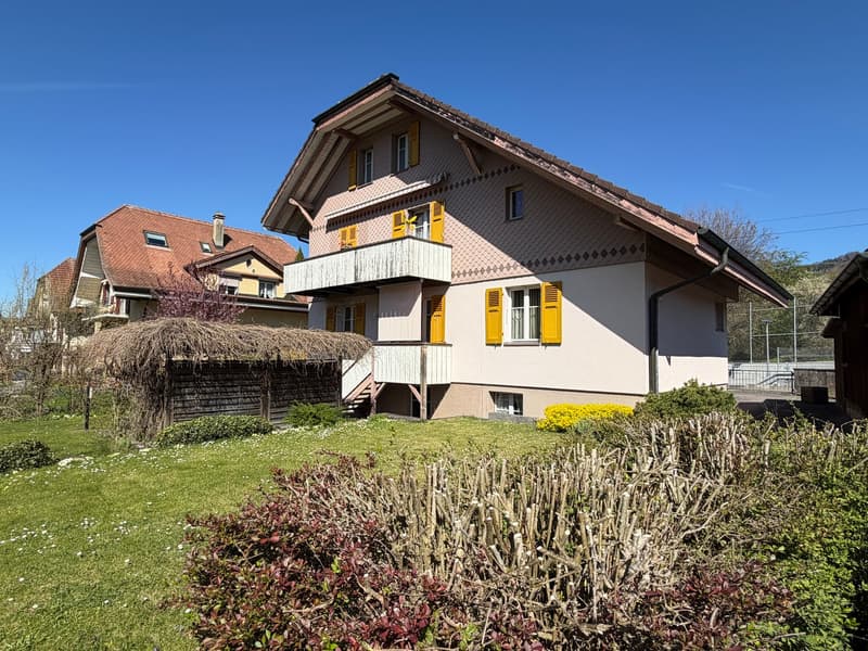 Einfamilienhaus mit Einlegerwohnung und Zimmer (1)