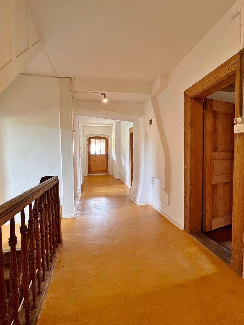 grosses Wohnhaus / eh. Restaurant mit Spycher (15)