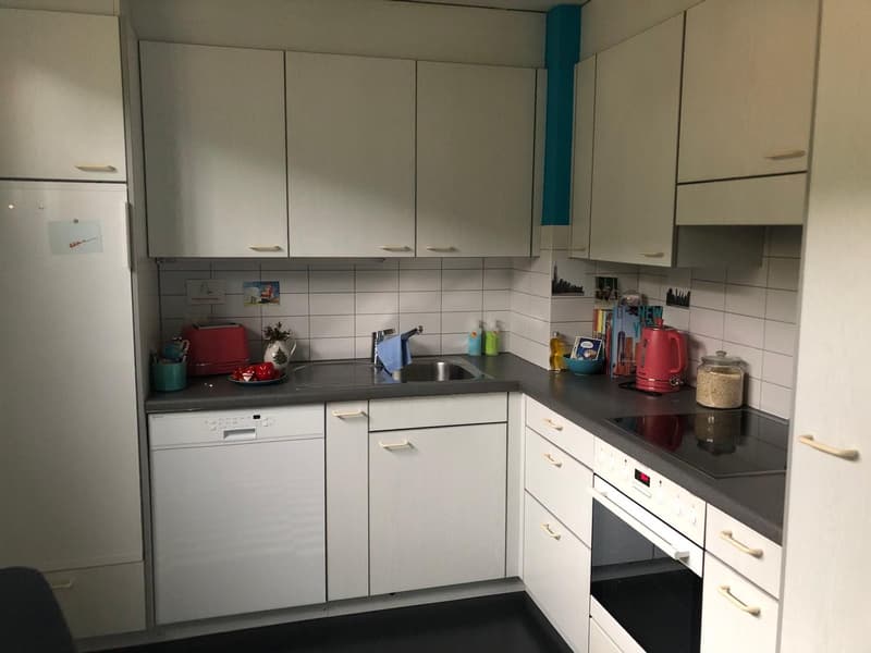 Ruhige 3.5-Zimmer-Wohnung im Herzen von Biel/Bienne (2)