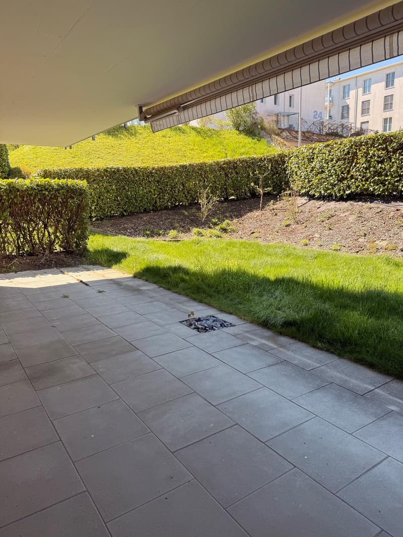 Helle, luftige 3.5-Zimmer-Wohnung im Erdgeschoss mit grossem Sitzplatz und Gartenanteil (7)