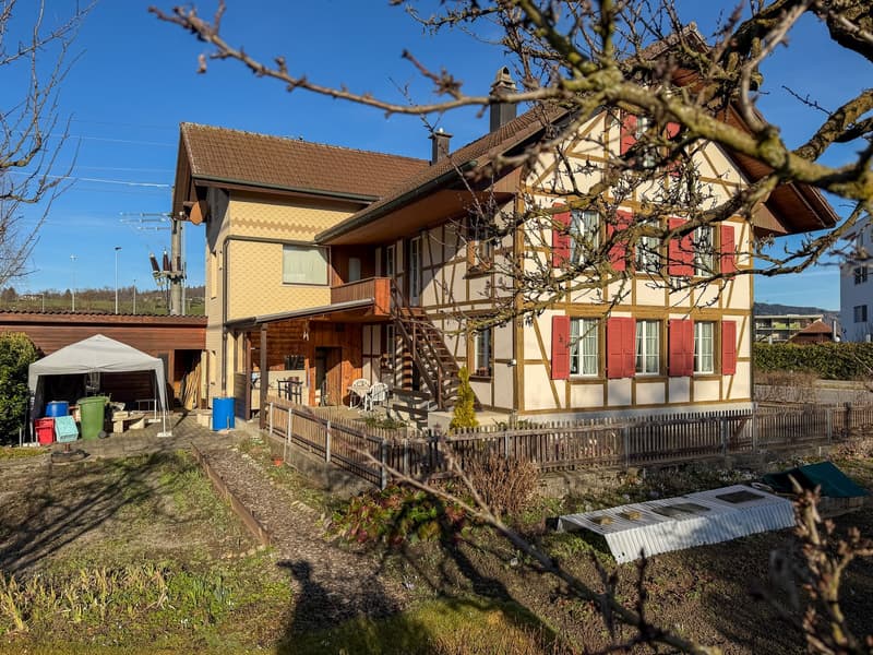 Zweifamilienhaus auf grossem Grundstück (8)