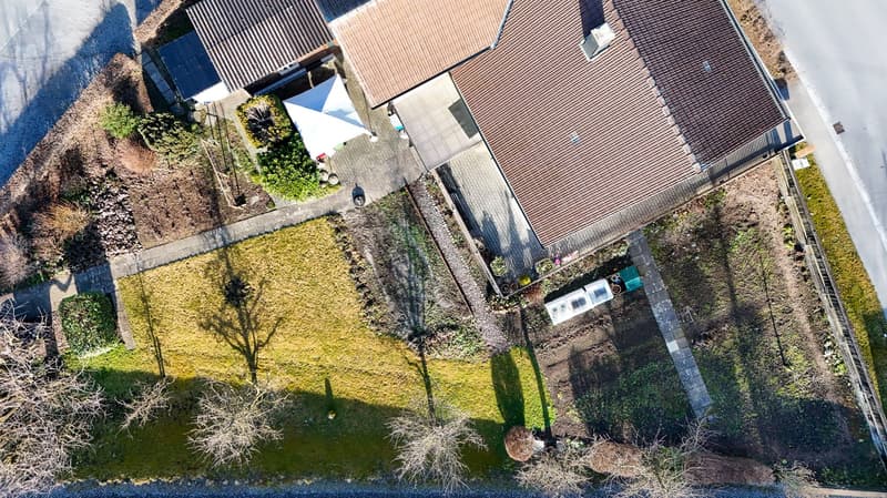 Zweifamilienhaus auf grossem Grundstück (19)