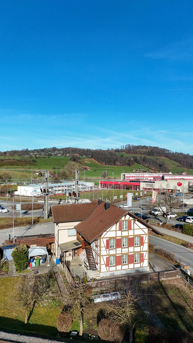 Zweifamilienhaus auf grossem Grundstück (16)
