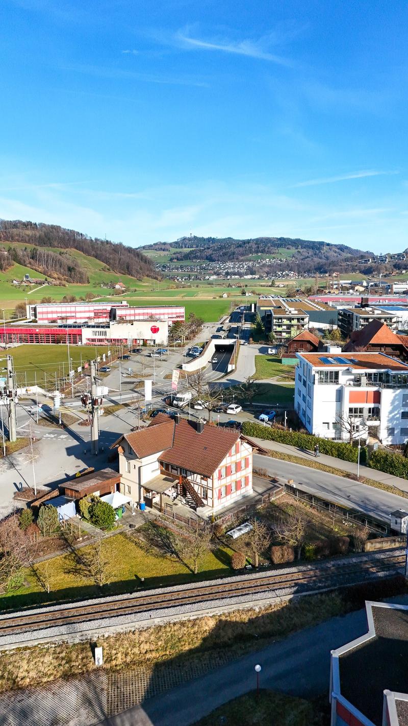 Zweifamilienhaus auf grossem Grundstück (15)