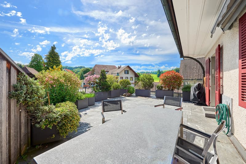 Maisonettewohnung mit grosser Terrasse, Zentrum Niederscherli (1)