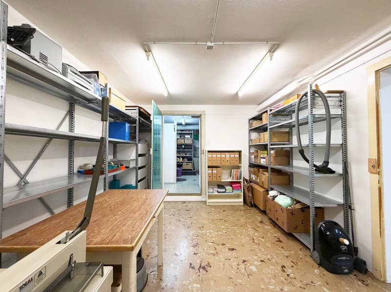 Ladenlokal / Atelier im Zentrum von Niederscherli (10)