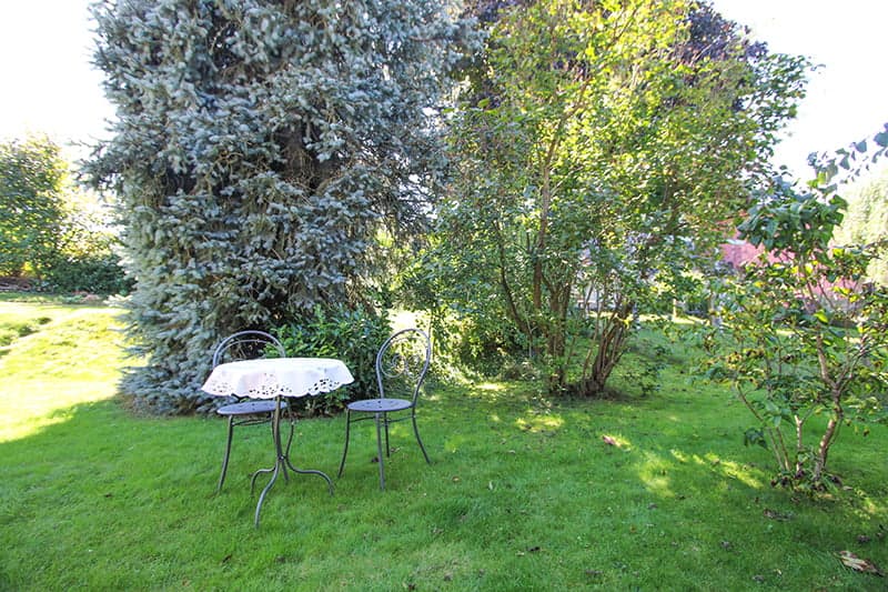 Auch idyllische Schattenplätze für heisse Sommertage