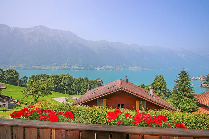 Privilegierte Panoramaaussicht über den Brienzersee bis hin zur Rothorn-Bergkette