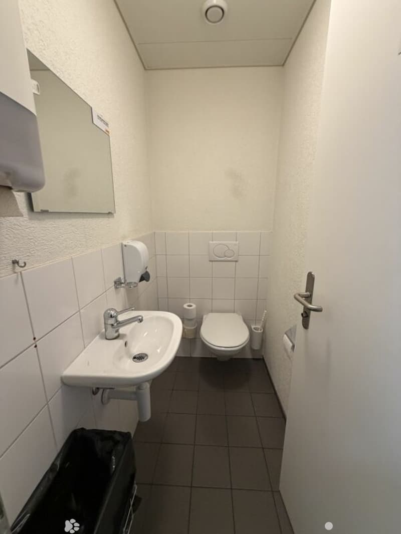 Ideal gelegene Verkaufsfläche und Büroräumlichkeiten (4)