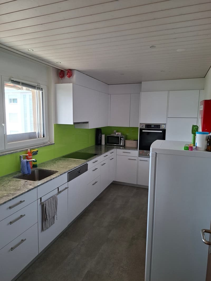 Grosszügige 4.5-Zimmer-Wohnung in ruhiger Lage (10)