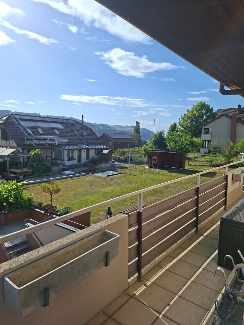 Grosszügige 4.5-Zimmer-Wohnung in ruhiger Lage (2)
