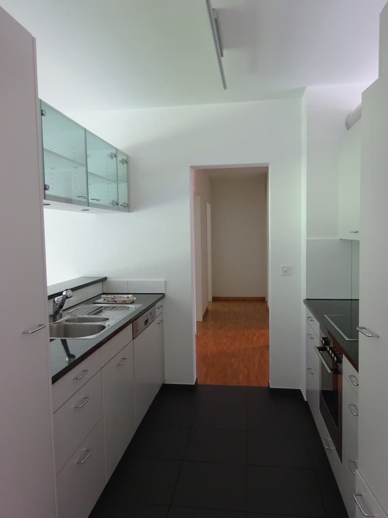 Elegante 5 1/2-Zimmerwohnung im Ostring (2)