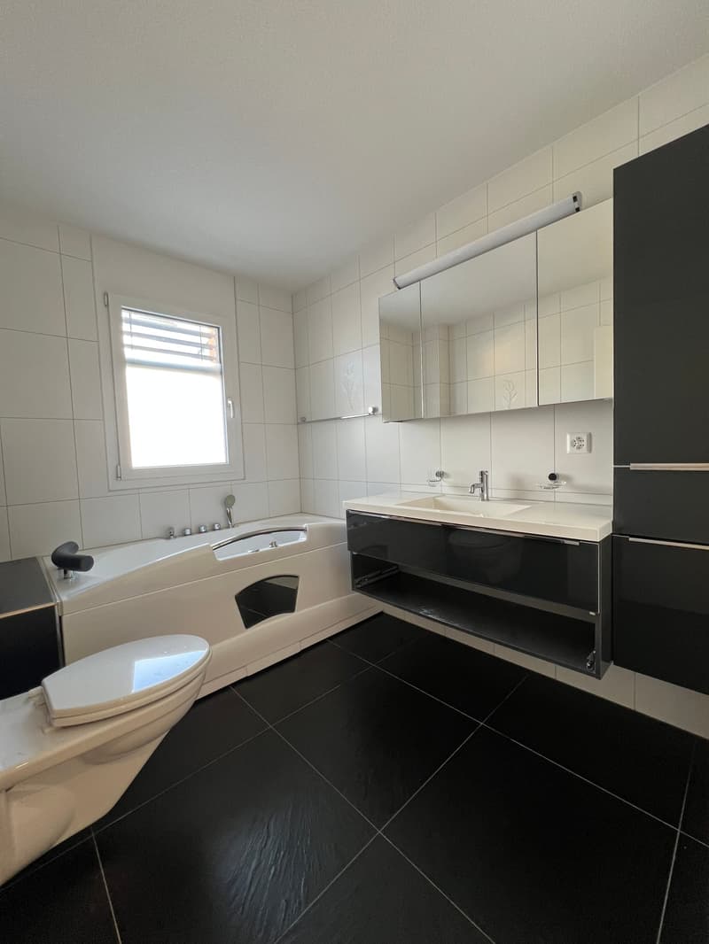 Moderne 3-Zimmer-Wohnung mit Garten und ESH Parkplatz in ruhiger Umgebung (7)