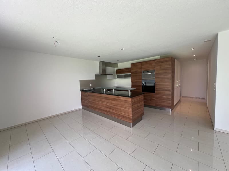 Moderne 3-Zimmer-Wohnung mit Garten und ESH Parkplatz in ruhiger Umgebung (2)