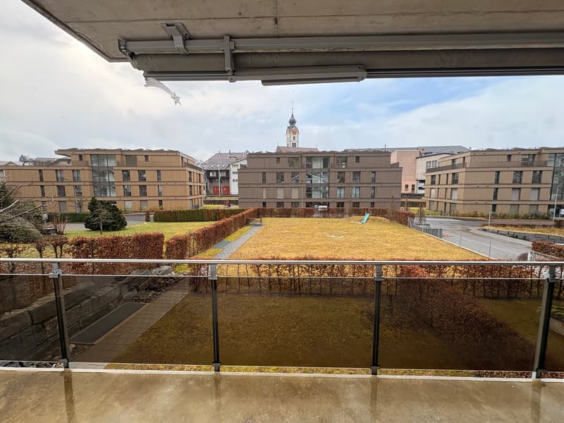 Moderne 3.5-Zimmer-Wohnung mit Balkon und eigenem Waschturm (9)