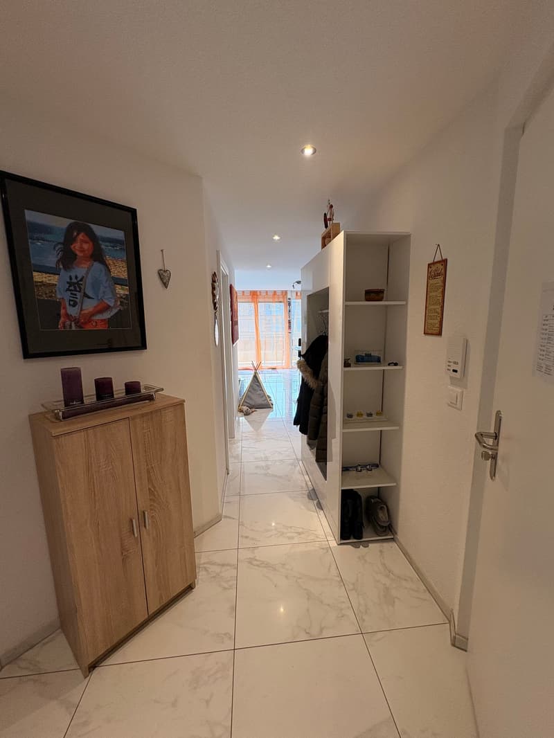 Moderne 3.5-Zimmer-Wohnung mit Balkon und eigenem Waschturm (6)