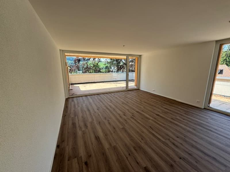 Charmante 3.5-Zimmer-Attikawohnung in Huttwil, grosser Balkon, Neubau Erstbezug (1)