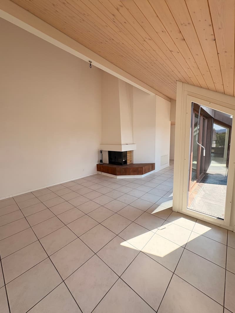 Wunderschöne preisgünstige Dachwohnung mit Cheminée, ruhig und doch zentral (6)