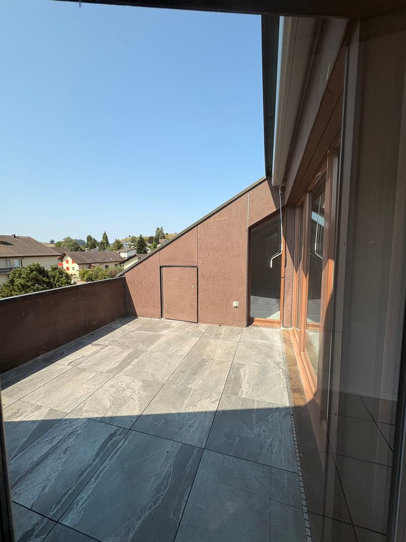 Wunderschöne preisgünstige Dachwohnung mit Cheminée, ruhig und doch zentral (8)