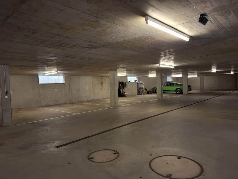 Einstellhallenplatz (5)
