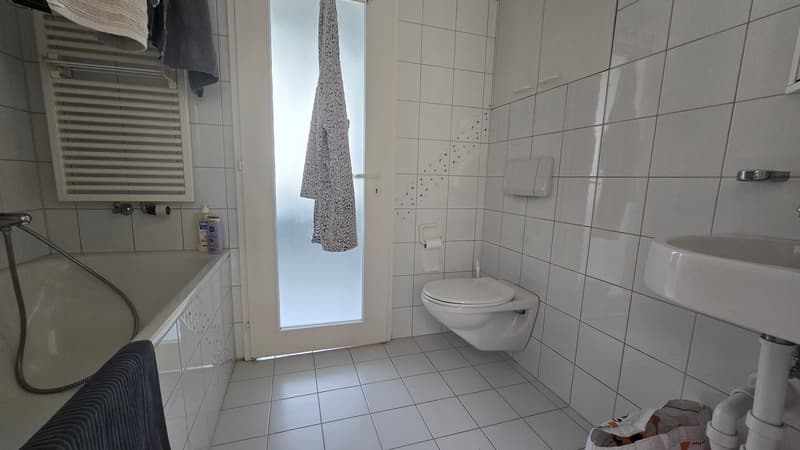 Badzimmer mit Badewanne