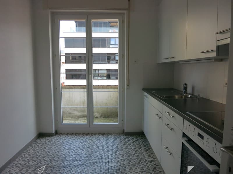 Küche mit Balkon