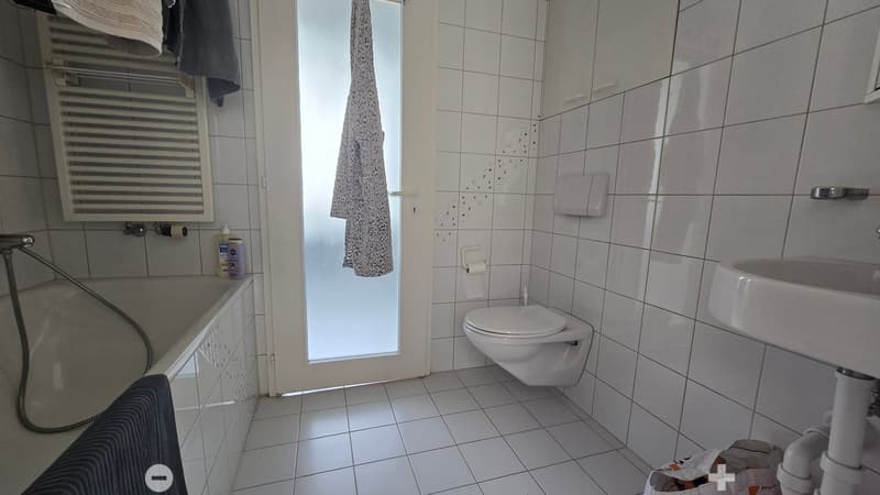 Badzimmer mit Badewanne