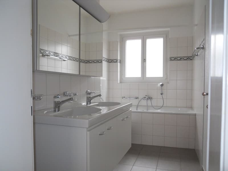 Charmante 3.5-Zimmer-Wohnung mit Balkon in Biel (8)