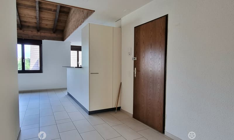 Grosszügige 4.5-Zimmer-Wohnung mit Balkon (5)