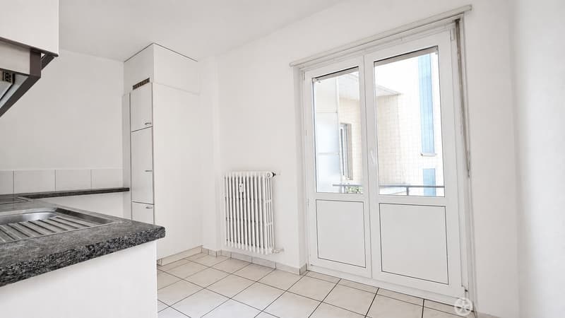 Küche mit Balkon