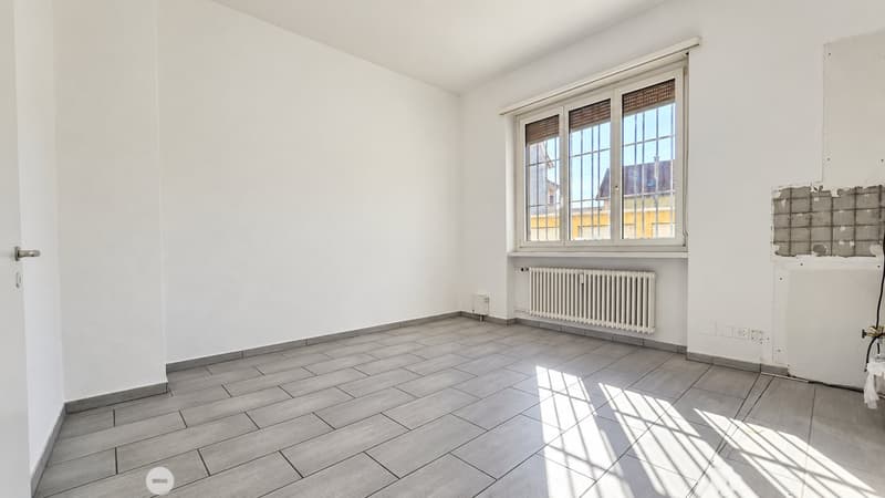 Hinterer Bereich, mit Küchenanschlüsse