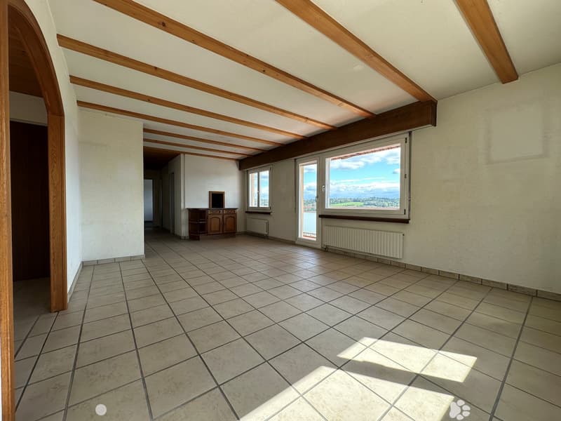 Charmante 3.5-Zimmer-Wohnung mit grossem Balkon und schöner Aussicht in Biel (3)